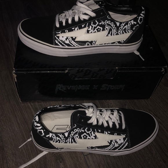 REVENGE X STORMS BANDANA BLACK SIZE 10🔥 - Picture 1 of 4